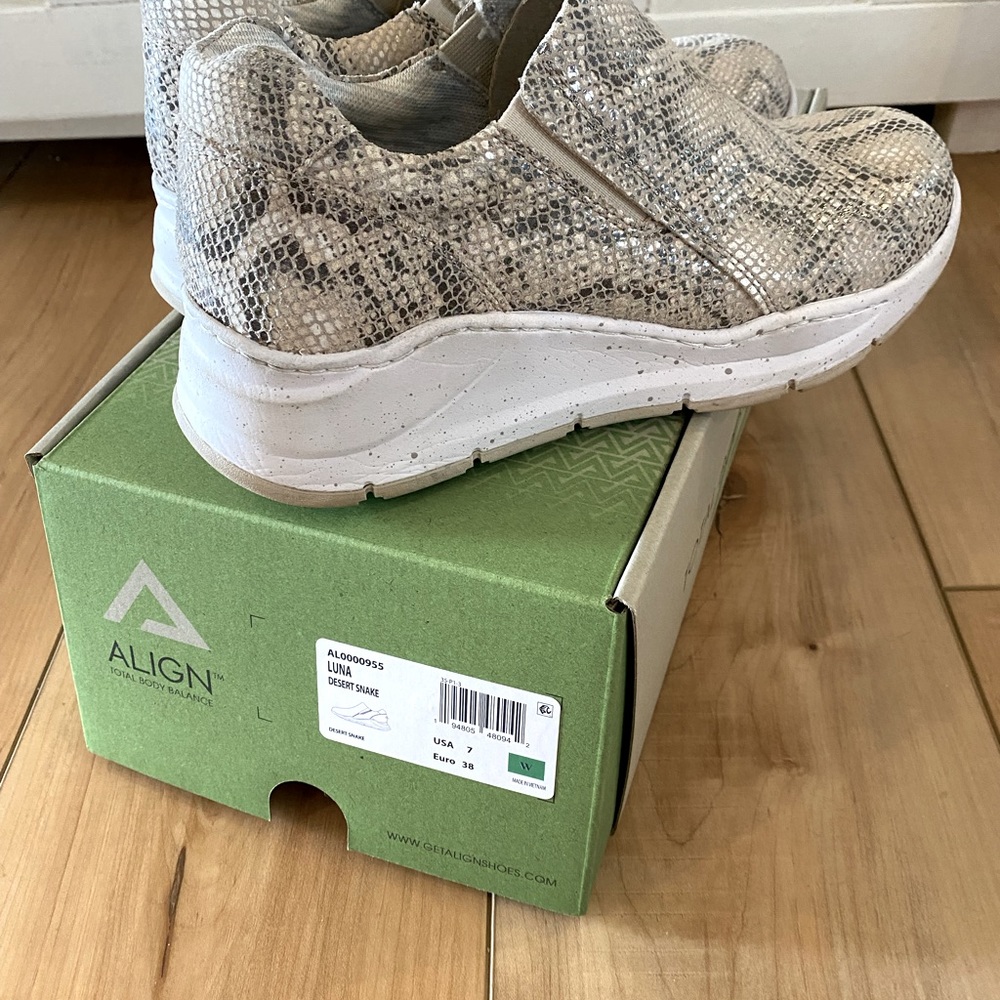 Align, slip on everyday shoes, size 7, snake pattern